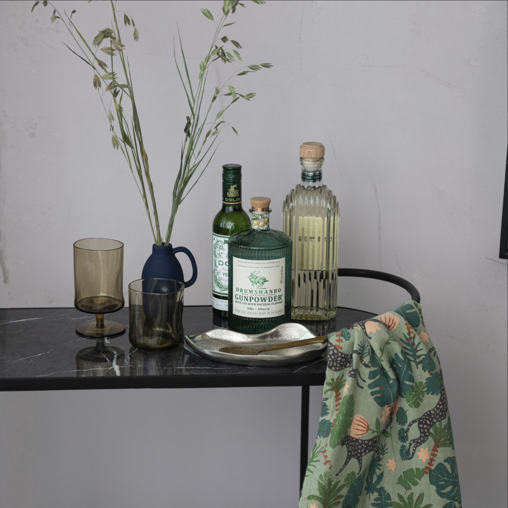CAST ALUMINUM ORGANIC SHAPED TRAY
