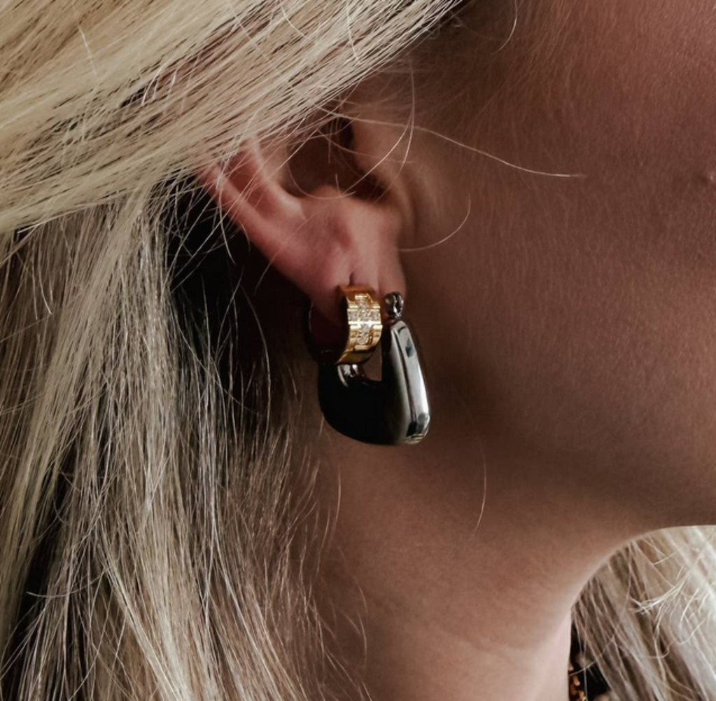 Edma Silver U-Hoop Earrings