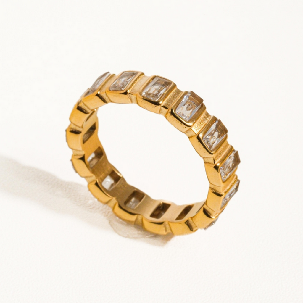 Sterling Gold Non-Tarnish Rhinestone Ring Size 7