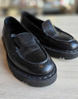 AQUATALIA LOAFER SZ 9 retail 380.00