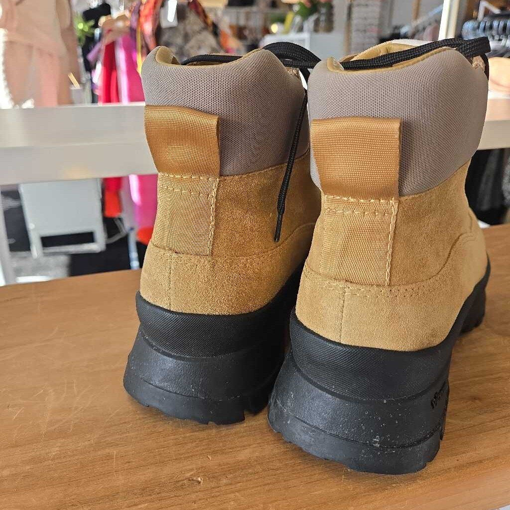 LOEFFLER RANDALL OWEN SZ 9 retail 450.00