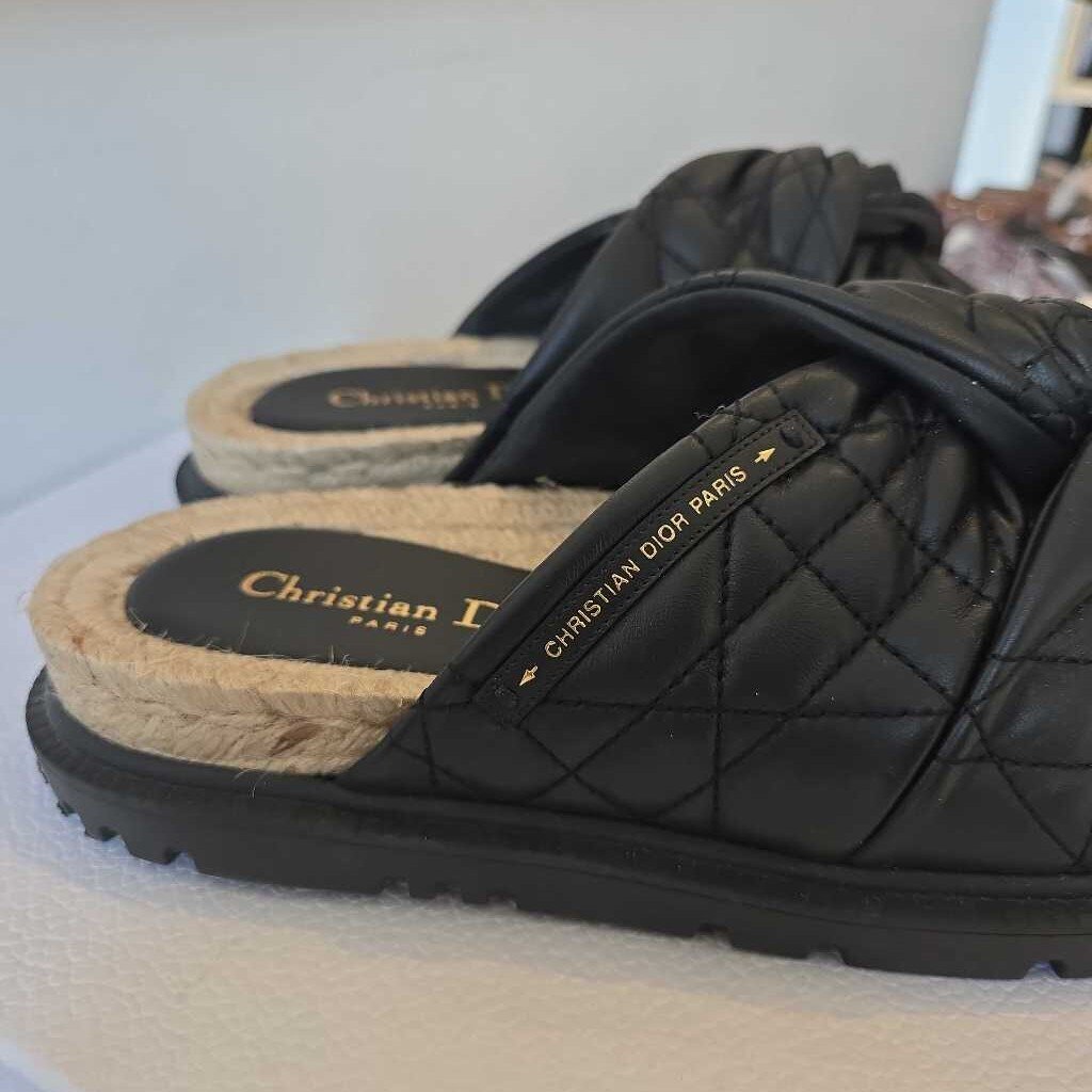 DIOR CANNAGE QUILTED SZ 39.5 retail 1290.00