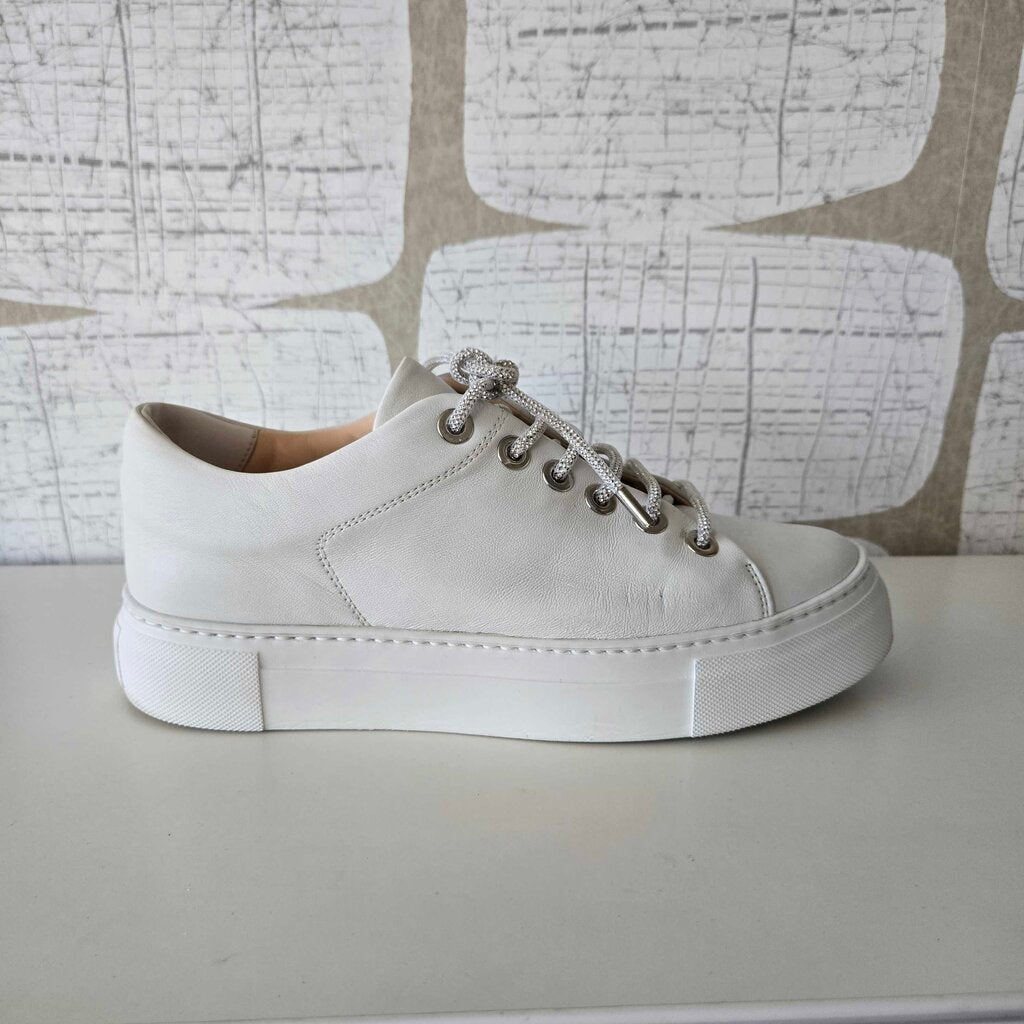 AGL CRYSTAL PLATFORM SZ 39.5/9.5 retail 445.00