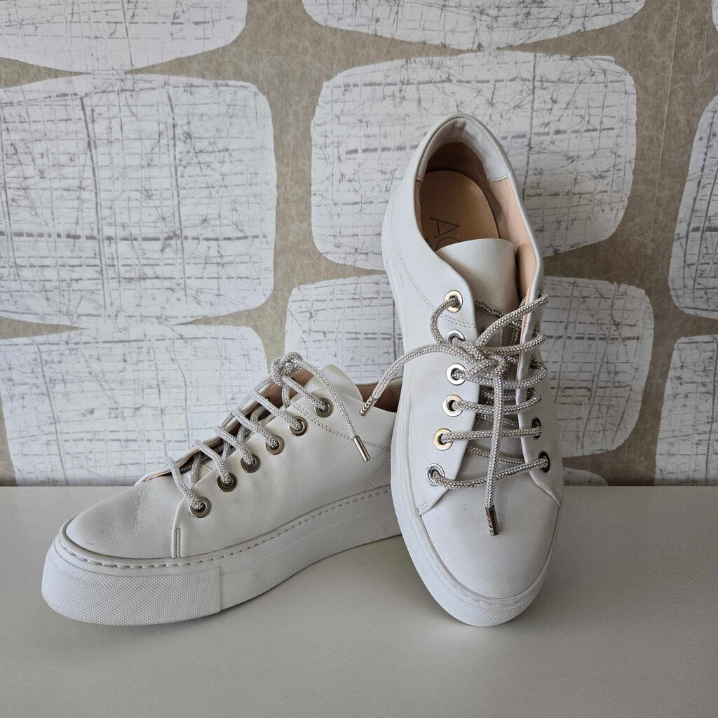 AGL CRYSTAL PLATFORM SZ 39.5/9.5 retail 445.00
