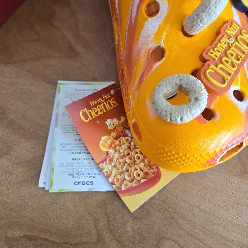 HONEY NUT CHEERIO CROCS new MEN 10 WMN 12