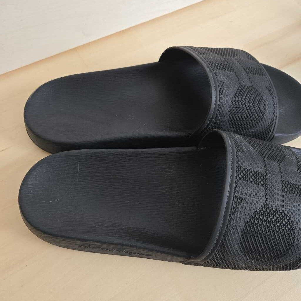 FERRAGAMO GROOVE SLIDE SZ 11