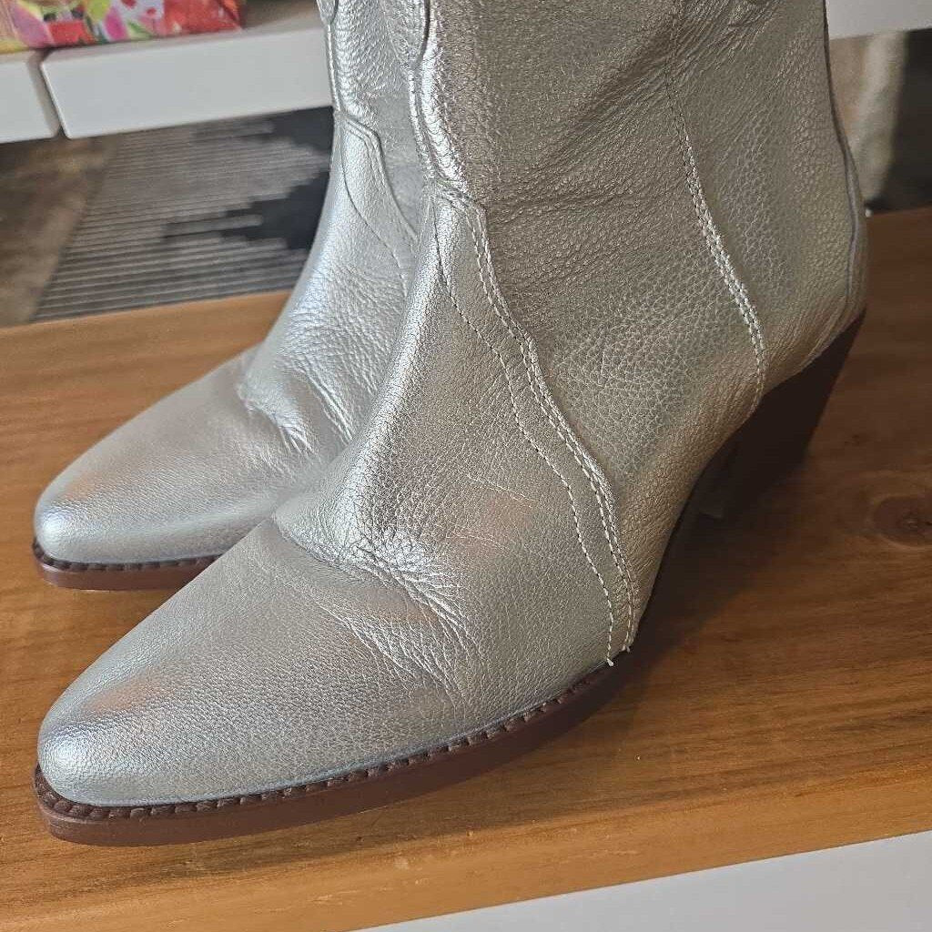 FREE PEOPLE cowboy retail 158.00 SZ 37 = 6/6.5