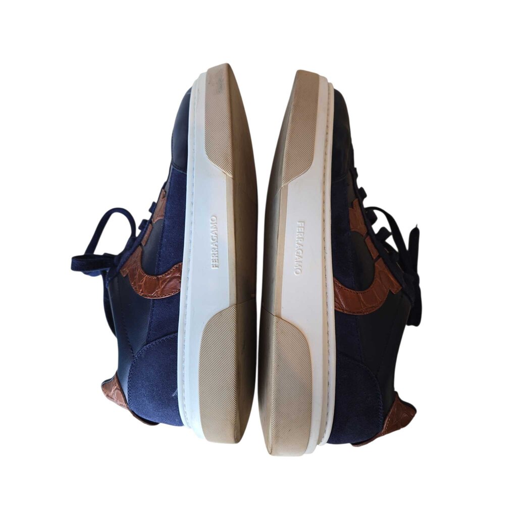 FERRAGAMO GANCINI LOW SZ 9.5 retail 895.00