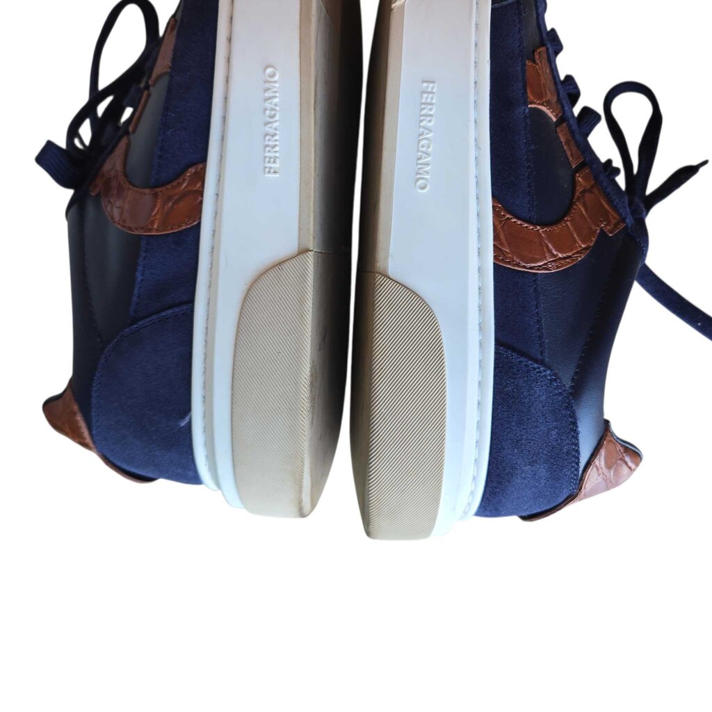 FERRAGAMO GANCINI LOW SZ 9.5 retail 895.00