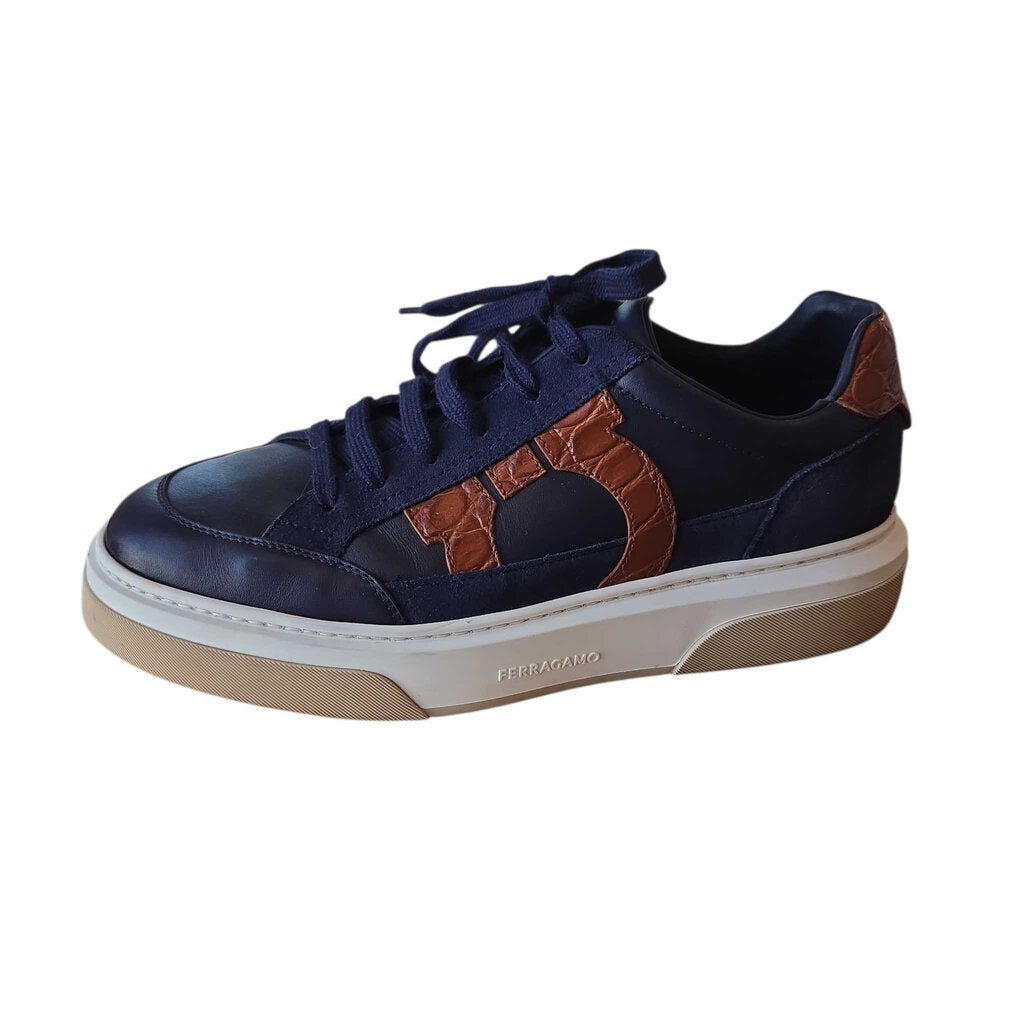 FERRAGAMO GANCINI LOW SZ 9.5 retail 895.00