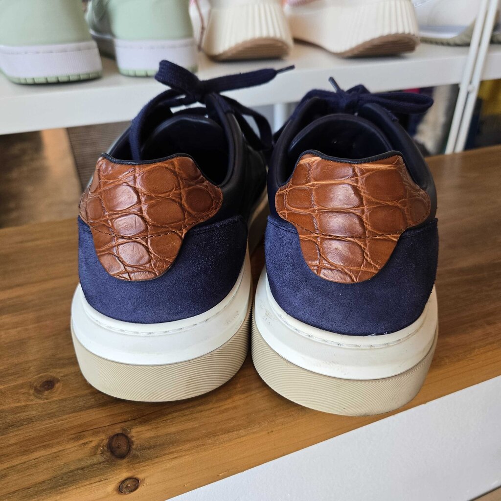 FERRAGAMO GANCINI LOW SZ 9.5 retail 895.00