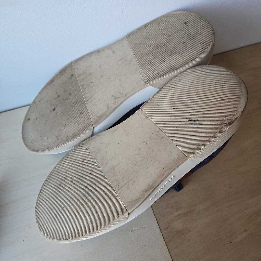 FERRAGAMO GANCINI LOW SZ 9.5 retail 895.00