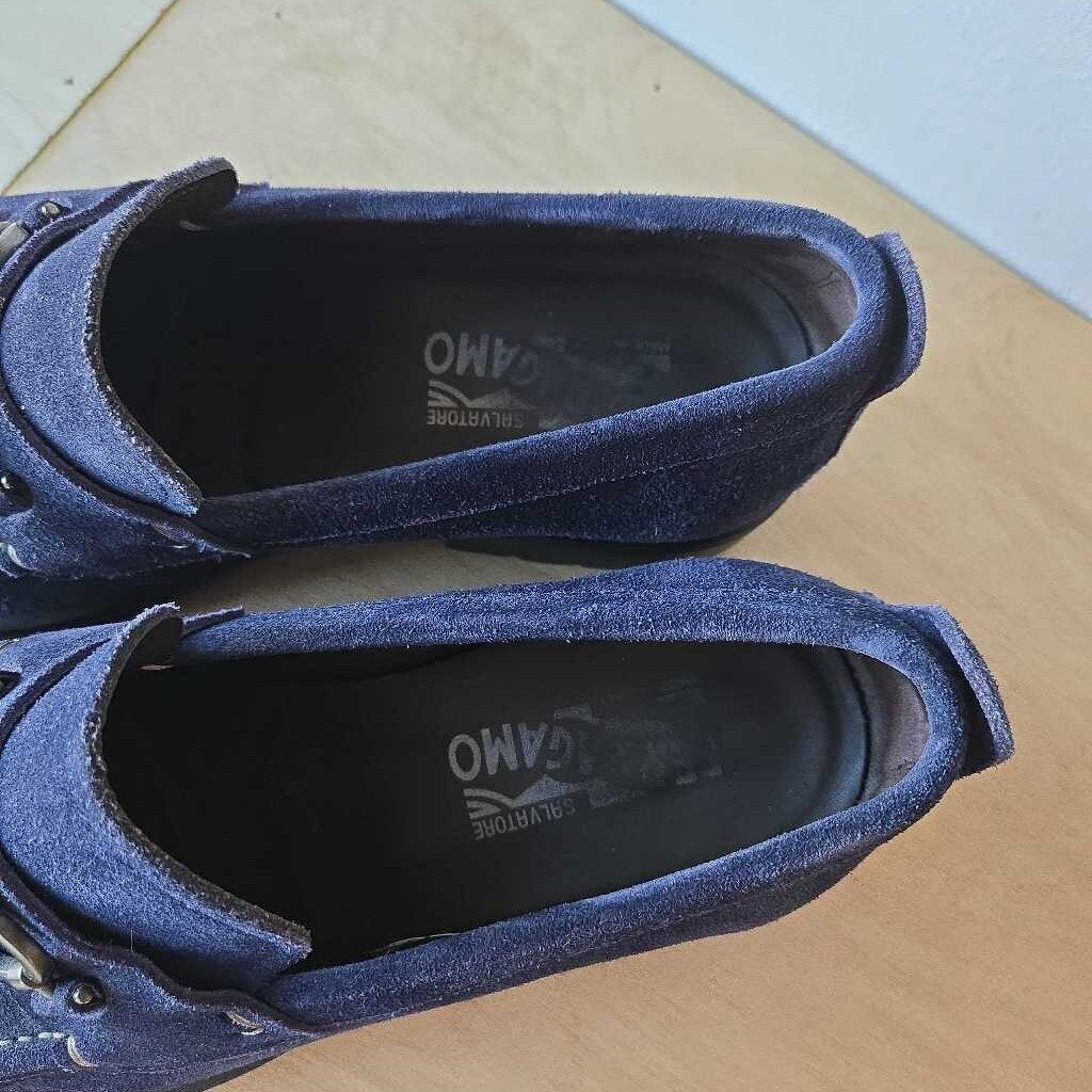 FERRAGAMO NAVY SZ 9 EEE retail 895.00
