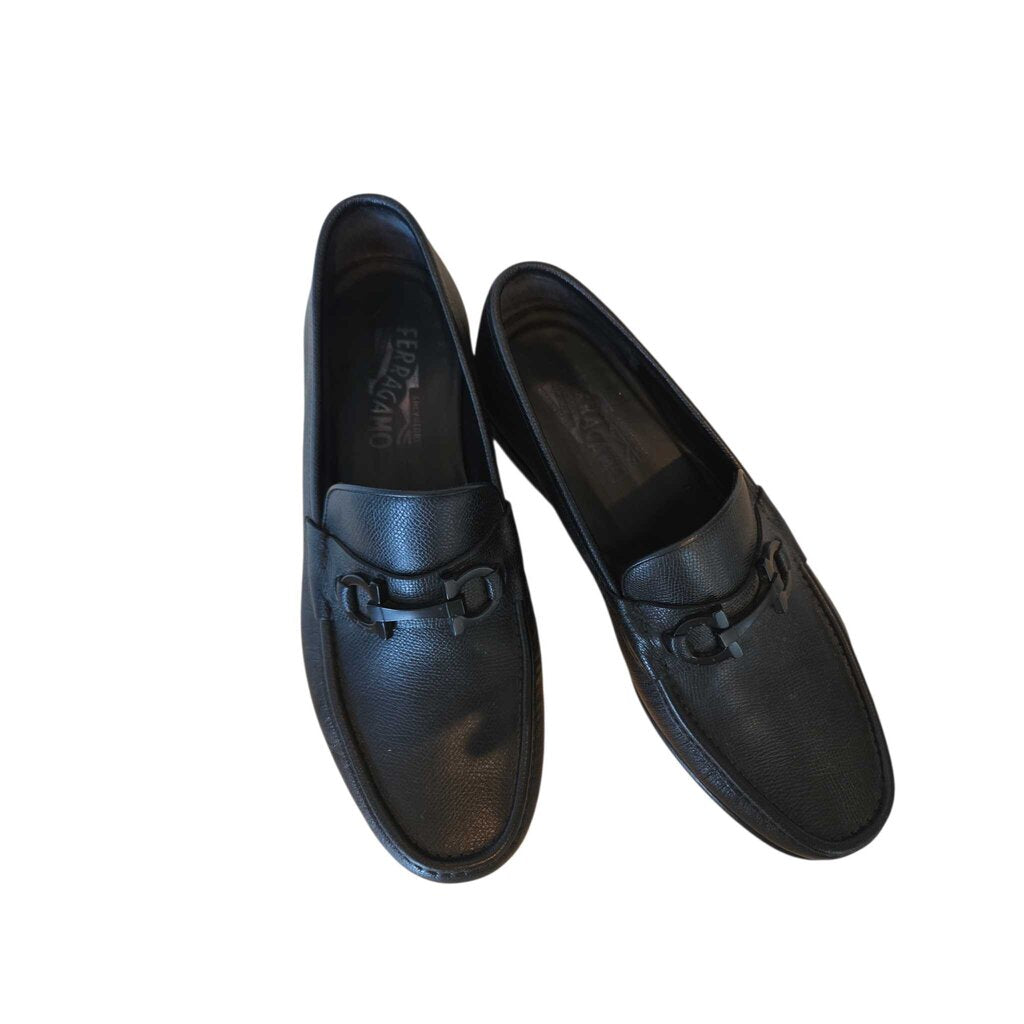 FERRAGAMO GANCINI LOAFER retail 795.00 SZ 9.5 EEE