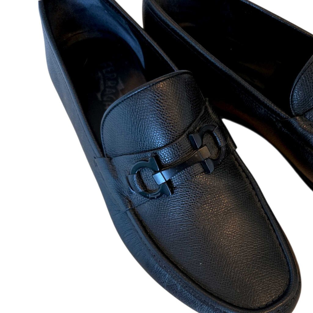 FERRAGAMO GANCINI LOAFER retail 795.00 SZ 9.5 EEE
