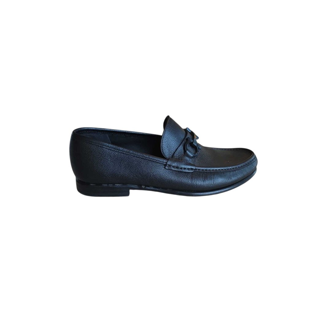 FERRAGAMO GANCINI LOAFER retail 795.00 SZ 9.5 EEE