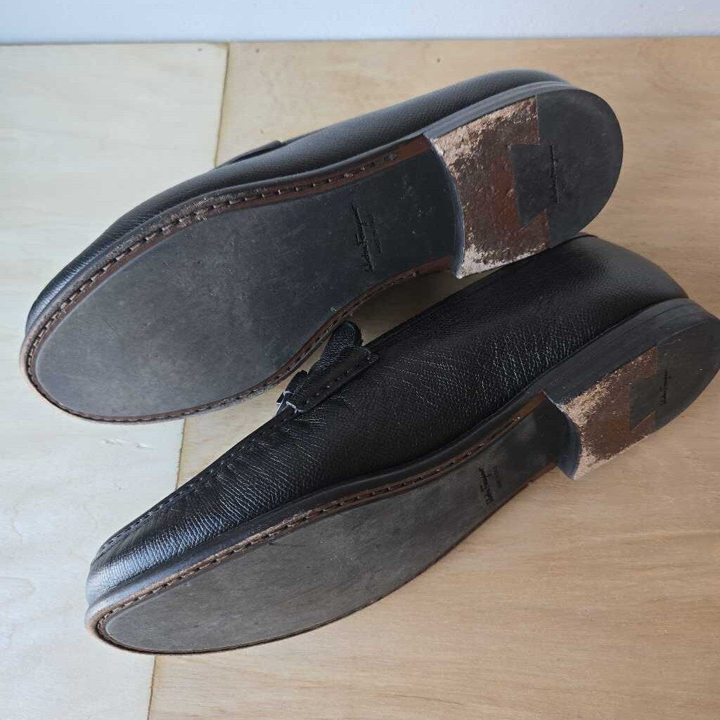 FERRAGAMO GANCINI LOAFER retail 795.00 SZ 9.5 EEE