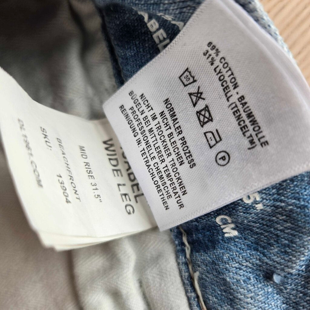 DL1961 ISABEL 28" = SZ 8 B2 retail 216.00 W