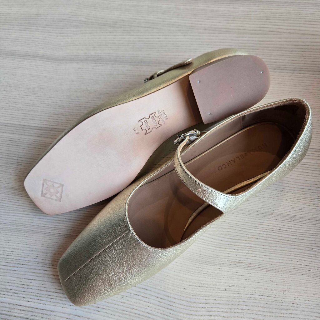 HUMA BLANCO STELLA GOLD SZ 40 = 9.5/10 retail 270.00