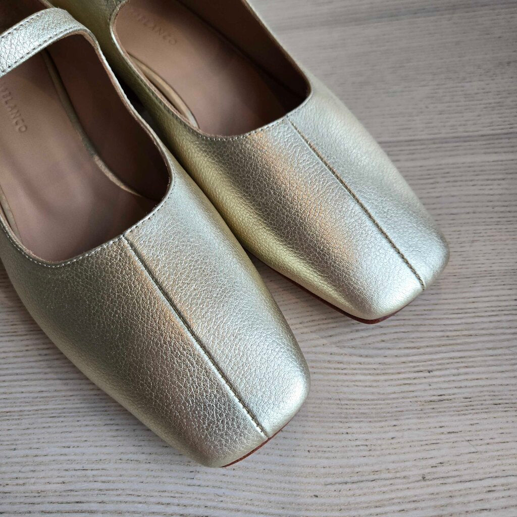 HUMA BLANCO STELLA GOLD SZ 40 = 9.5/10 retail 270.00