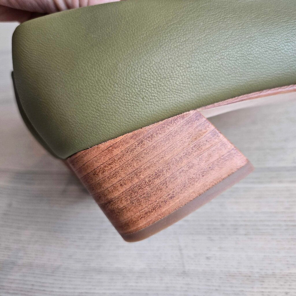 HUMA BLANCO LUISA OLIVE SZ 40 = 9.5/10 retail 270.00
