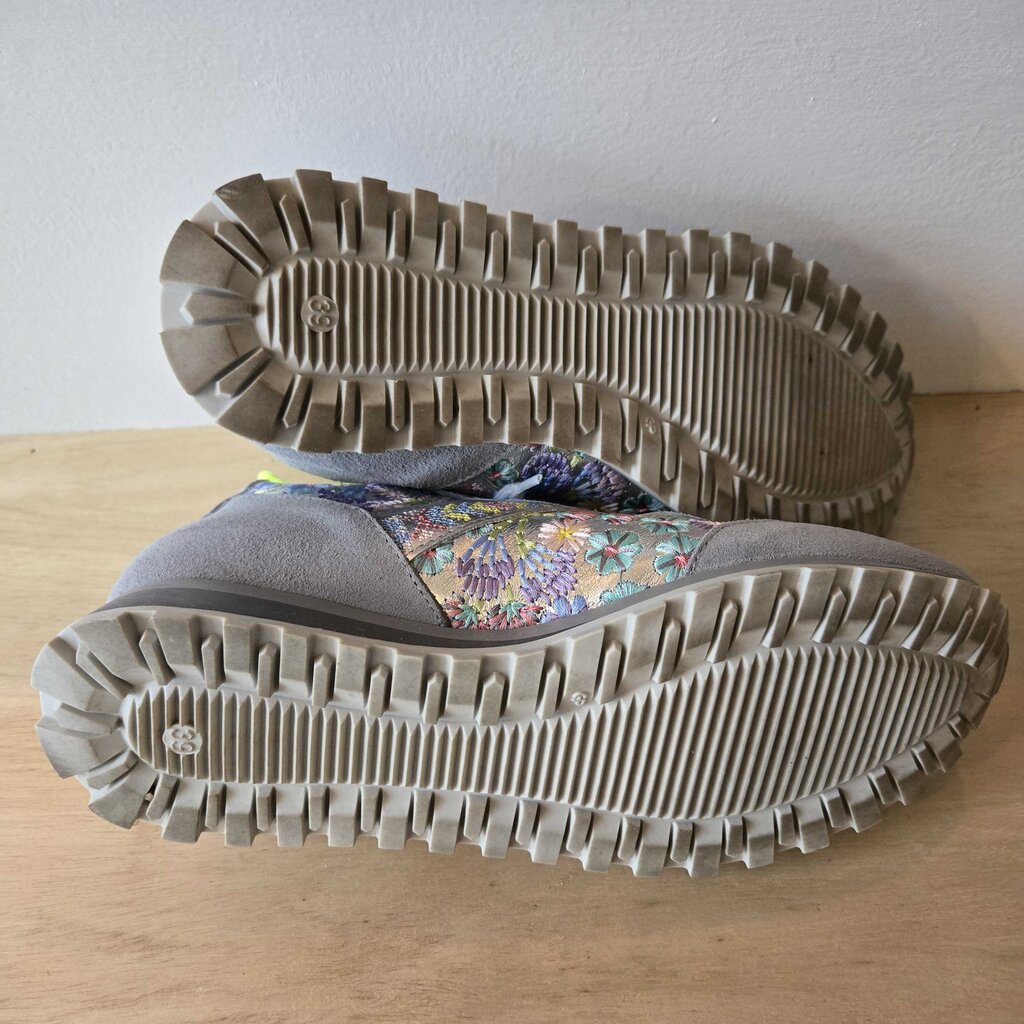 JOHNNY WAS KEYA SHINE SZ 39 = 8/8.5 retail 288.00