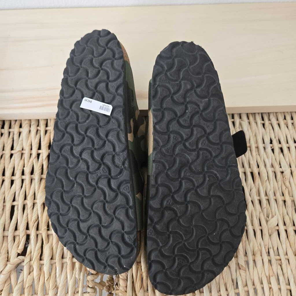 BIRKENSTOCK SZ 10