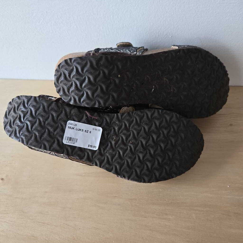 MUK LUKS SZ 6