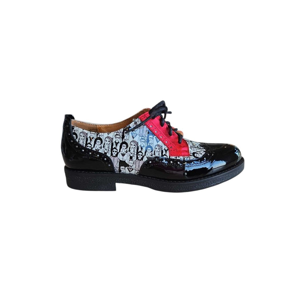 EMBASSY LONDON retail 235.00 SZ 41 = 9.5/10