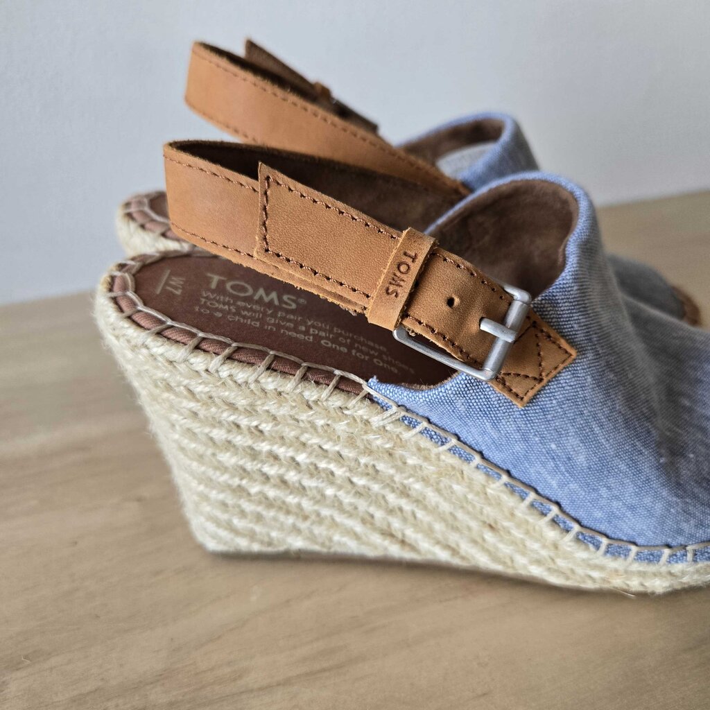 TOMS SZ 7 denim