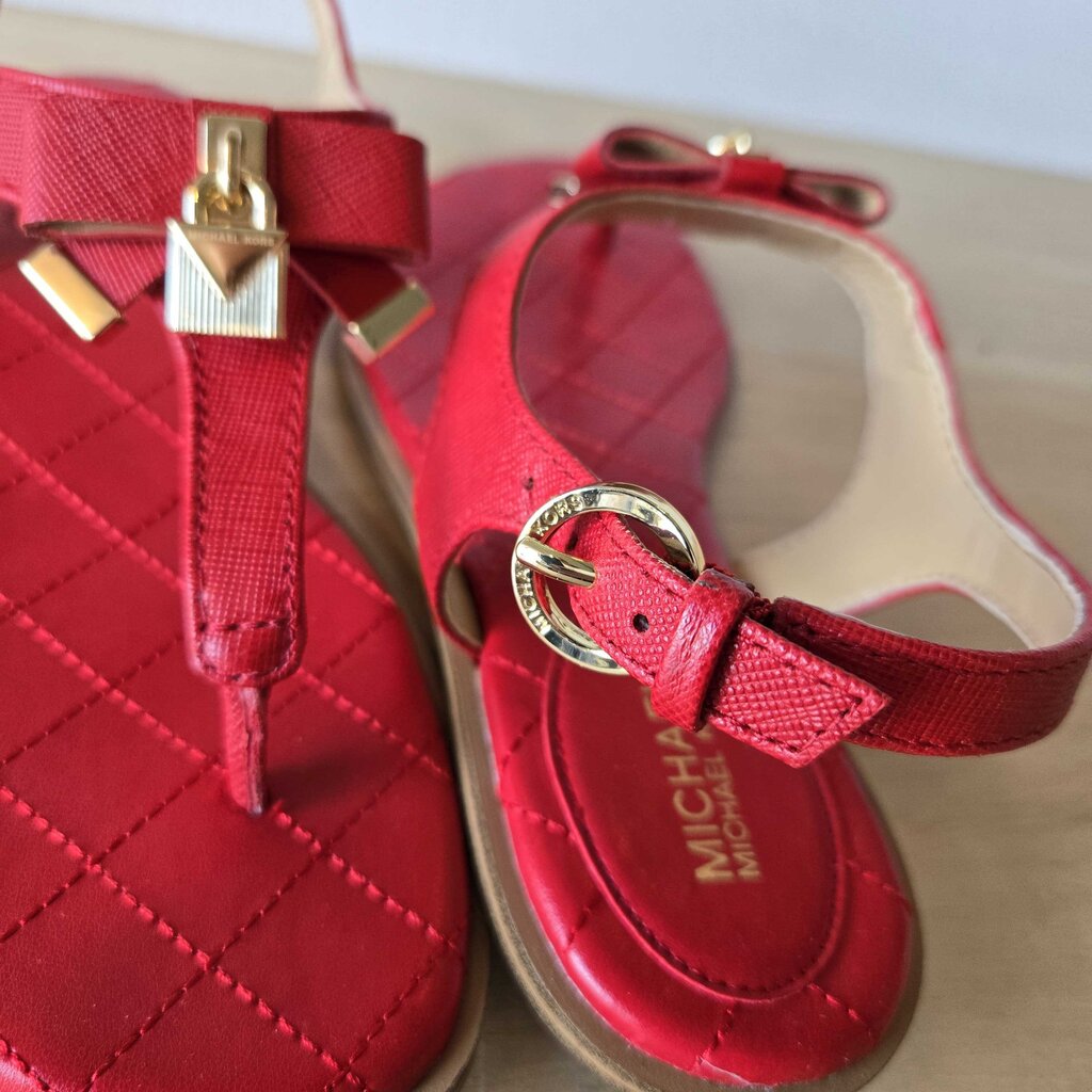 MICHAEL KORS SZ 6