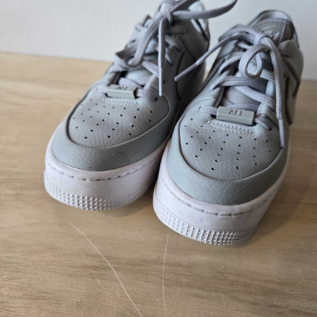 NIKE AIR FORCE PLATFORM SZ 6