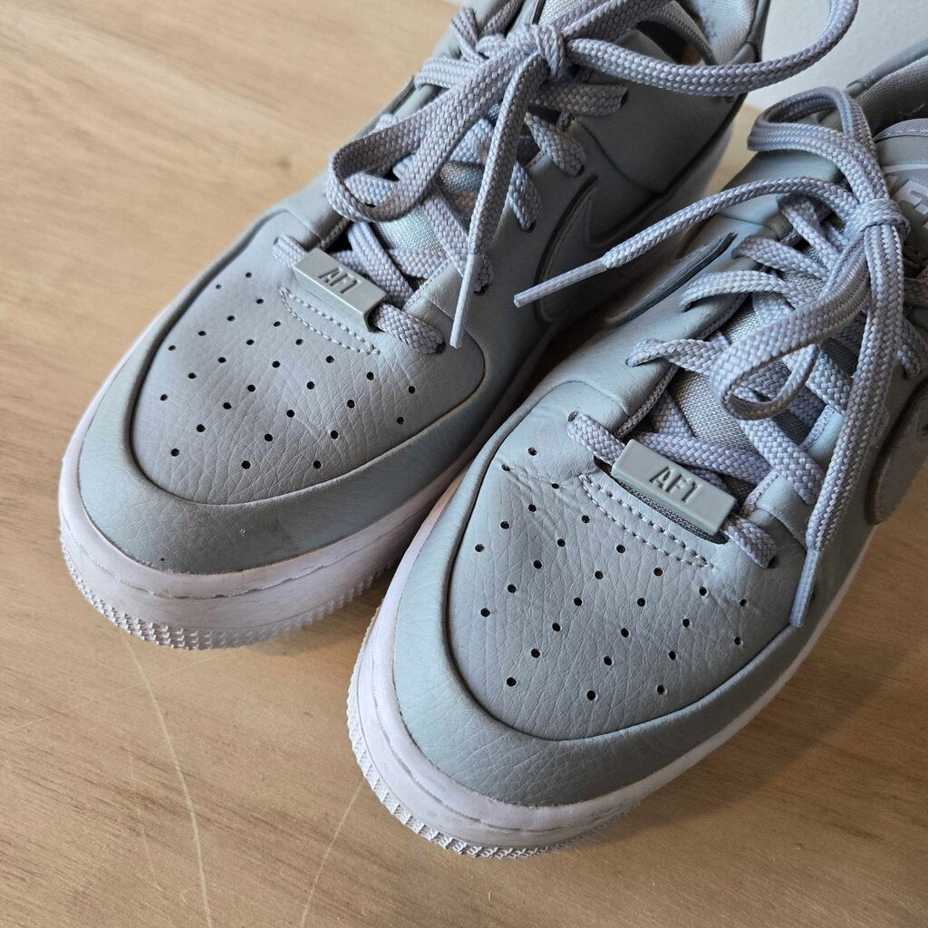 NIKE AIR FORCE PLATFORM SZ 6