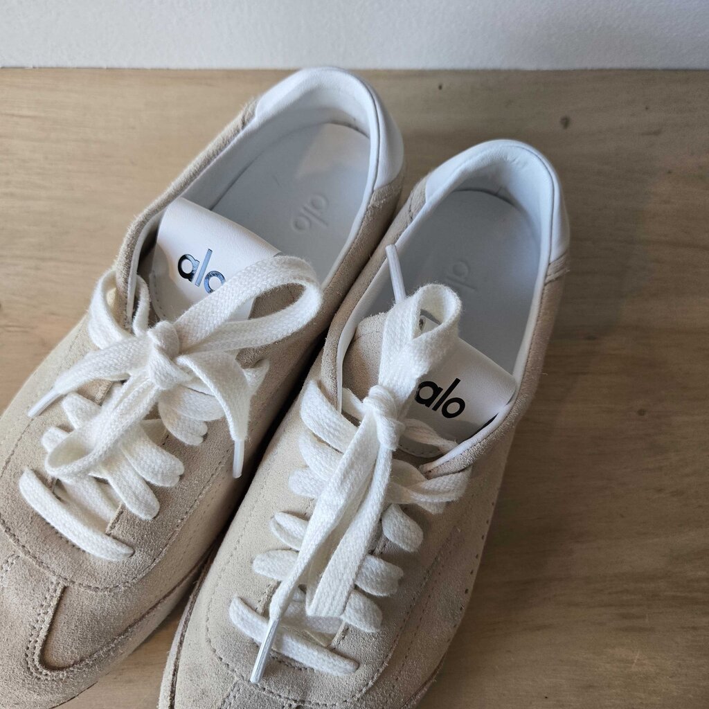 ALO SUNSET SZ 9 retail 225.00