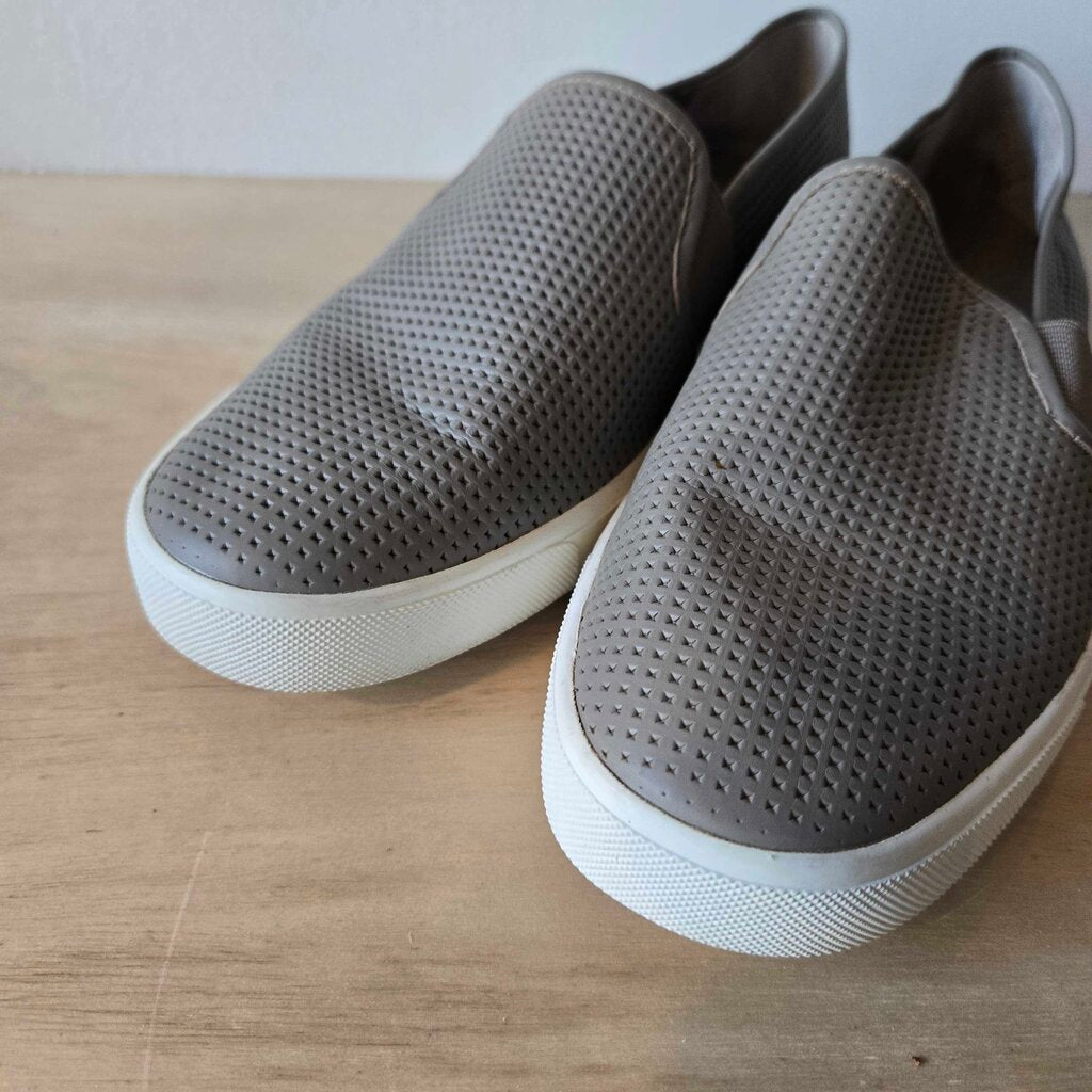 VINCE BLAIR SLIP ON SZ 8.5 retail 225.00