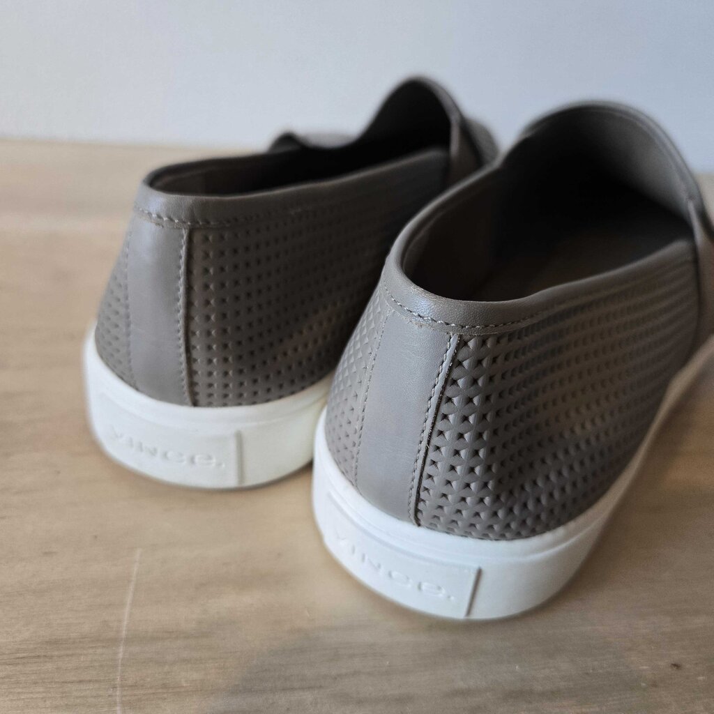 VINCE BLAIR SLIP ON SZ 8.5 retail 225.00