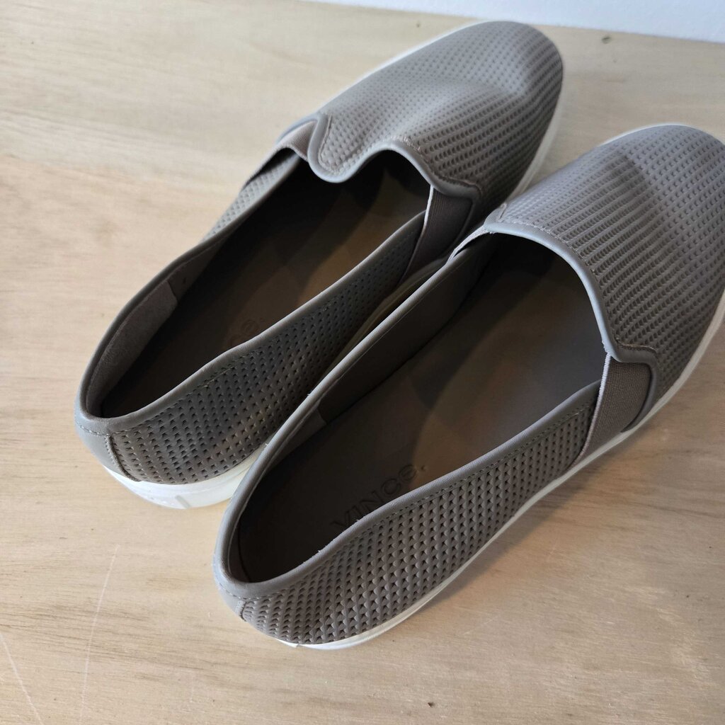 VINCE BLAIR SLIP ON SZ 8.5 retail 225.00