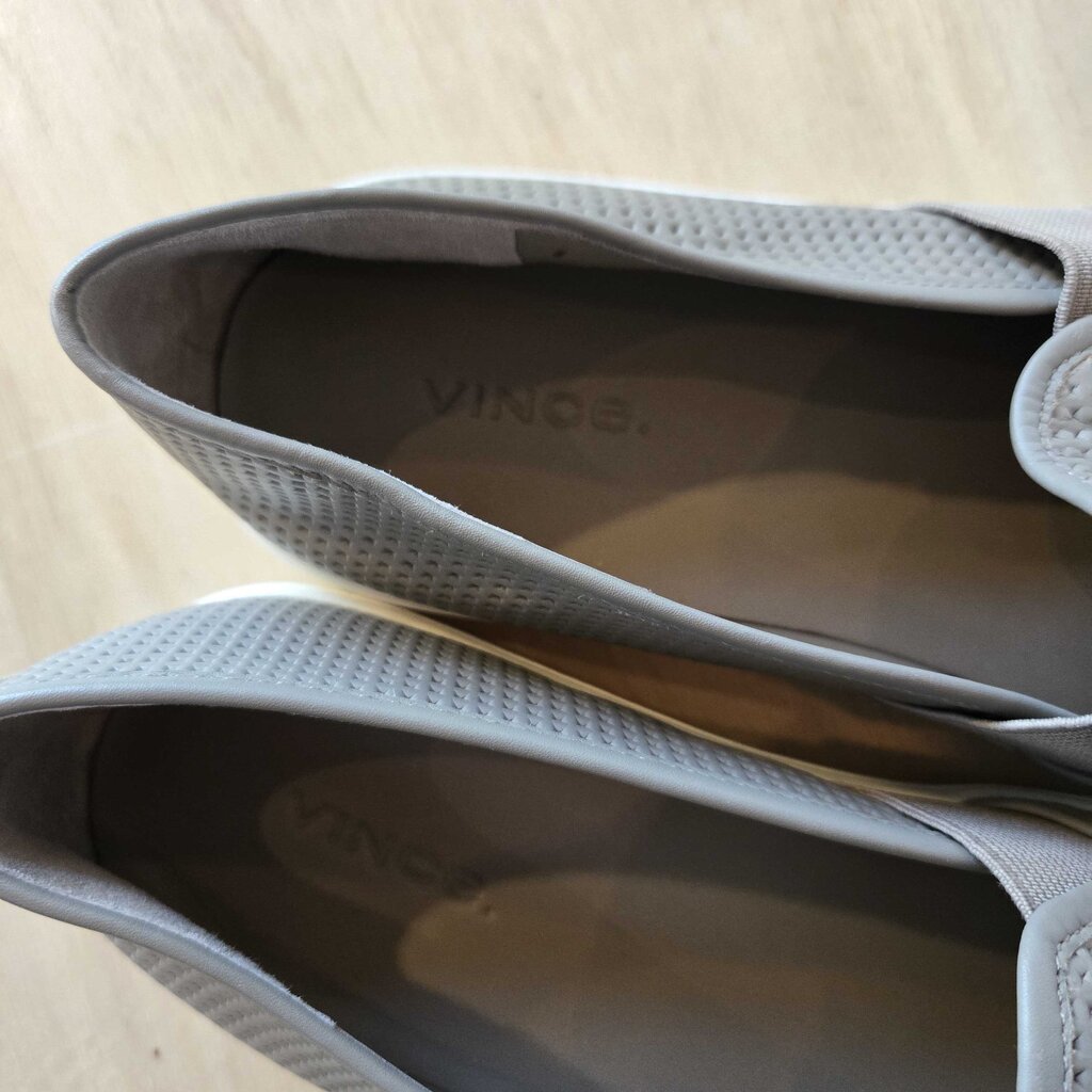 VINCE BLAIR SLIP ON SZ 8.5 retail 225.00
