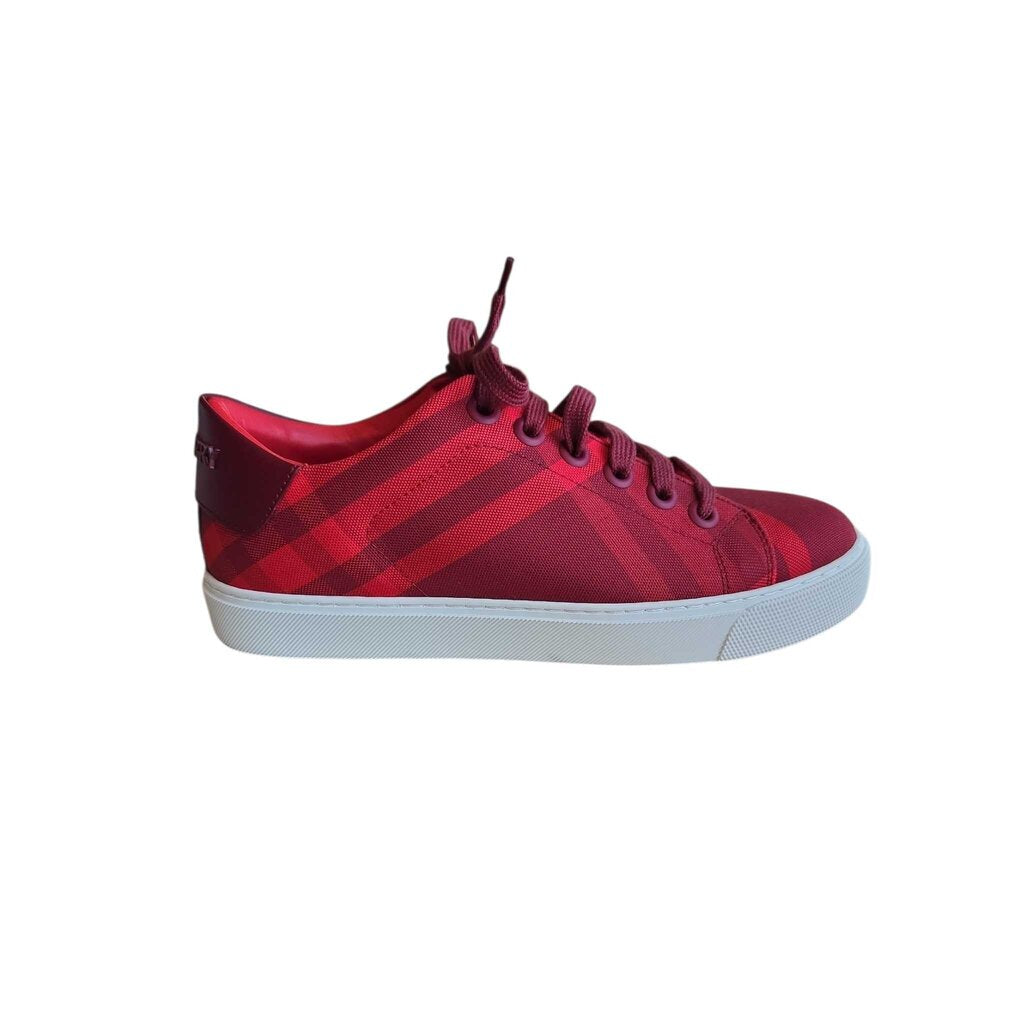 BURBERRY ALBRIDGE RIPPLE retail 620.00 SZ 37.5 = 6.5