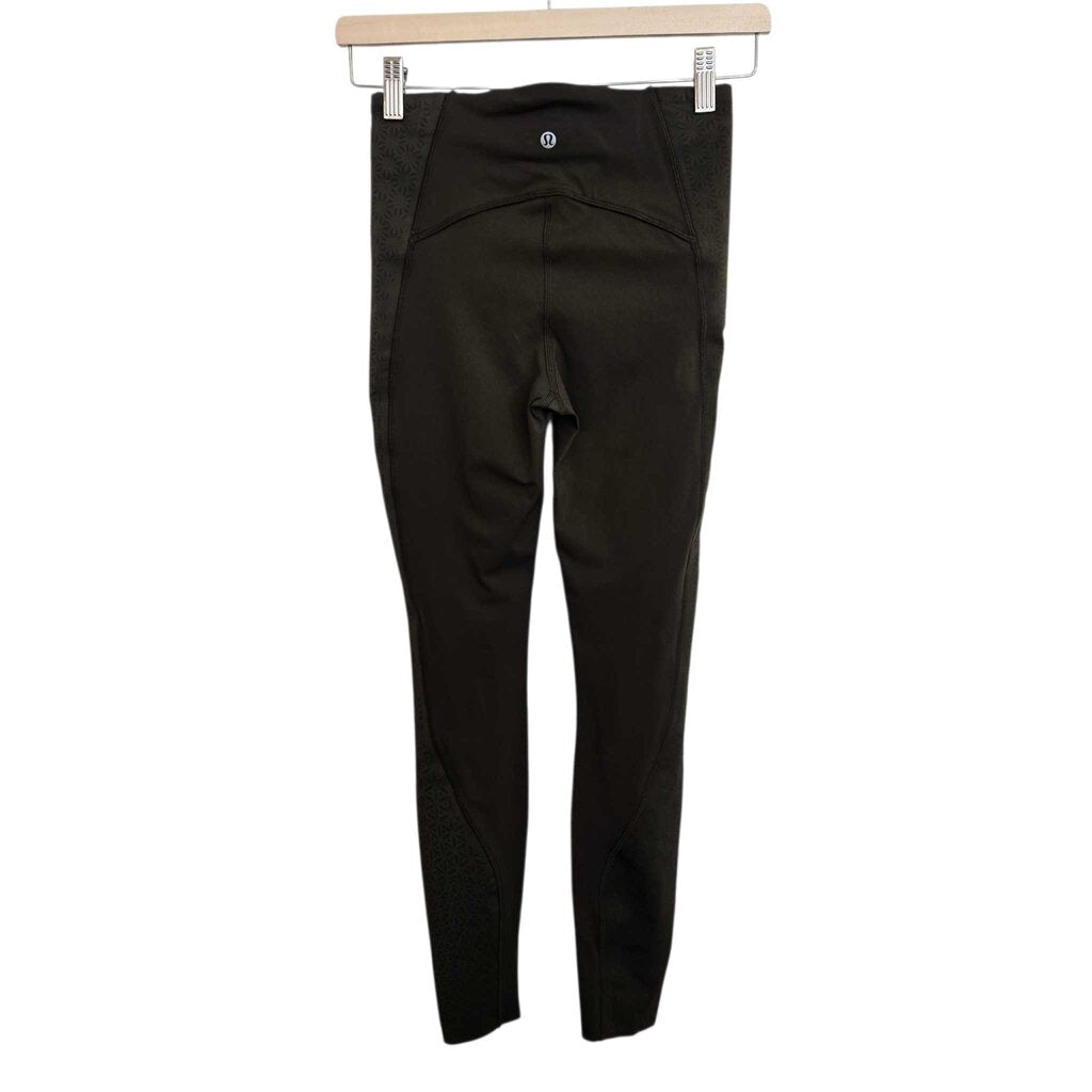 LULULEMON SZ 4 SMALL A