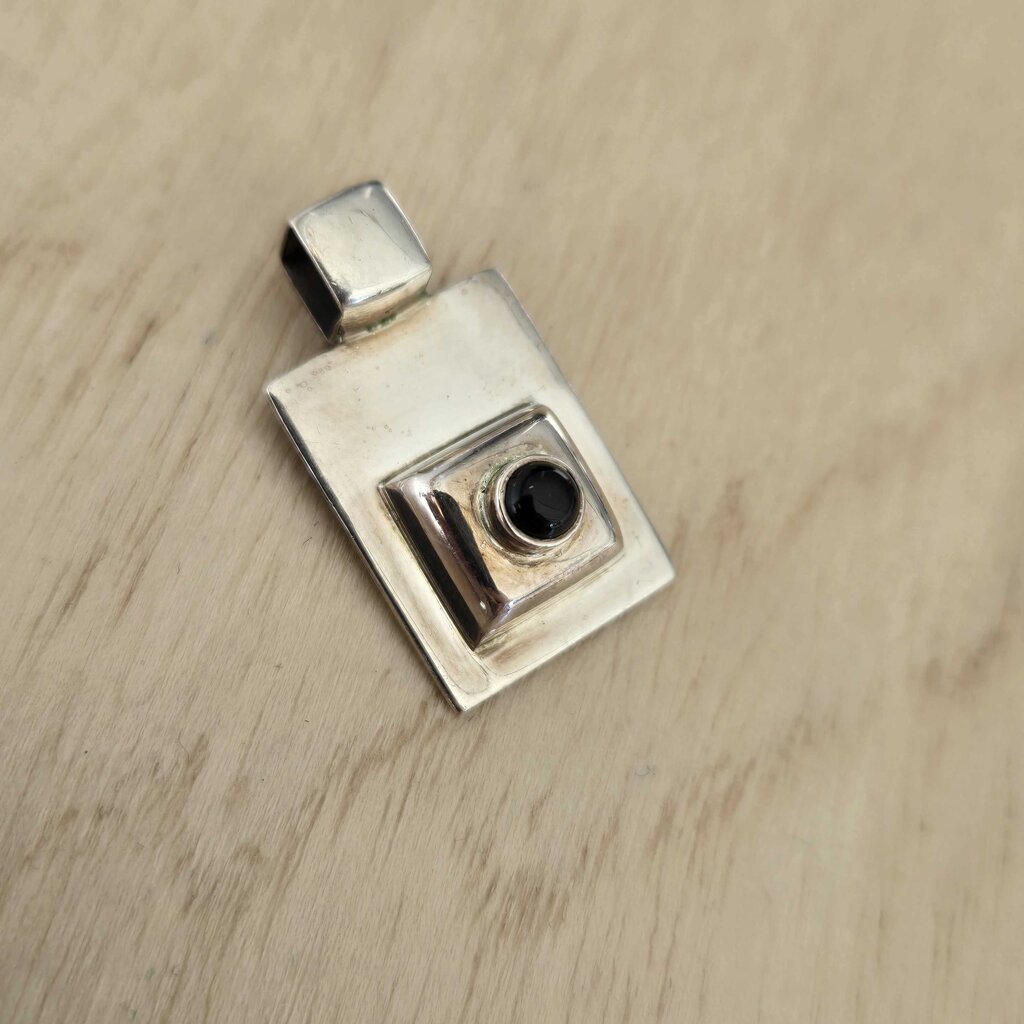 SILPADA BLACK ONYX PENDANT