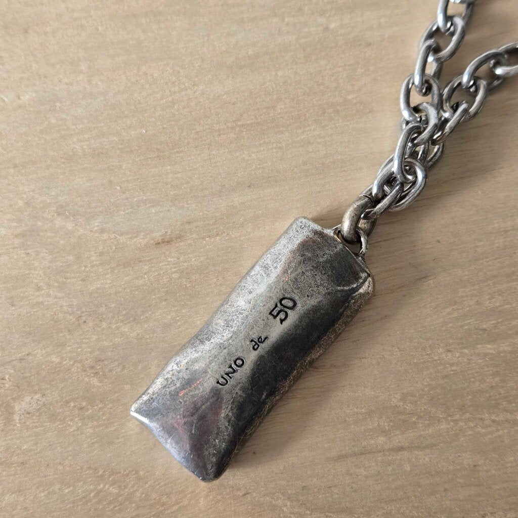 UNO de 50 ANUBIS NECKLACE