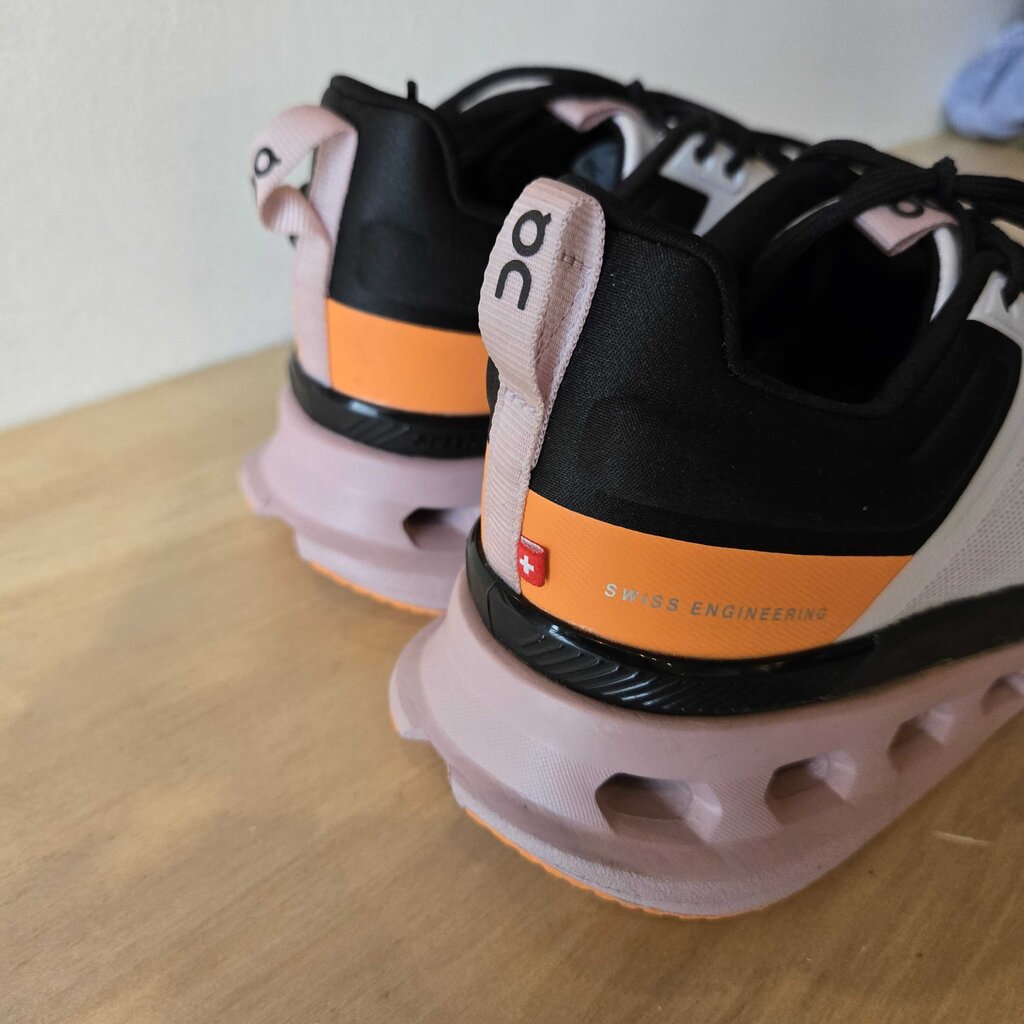 ON CLOUD CLOUDNOVA retail 160.00 SZ 8