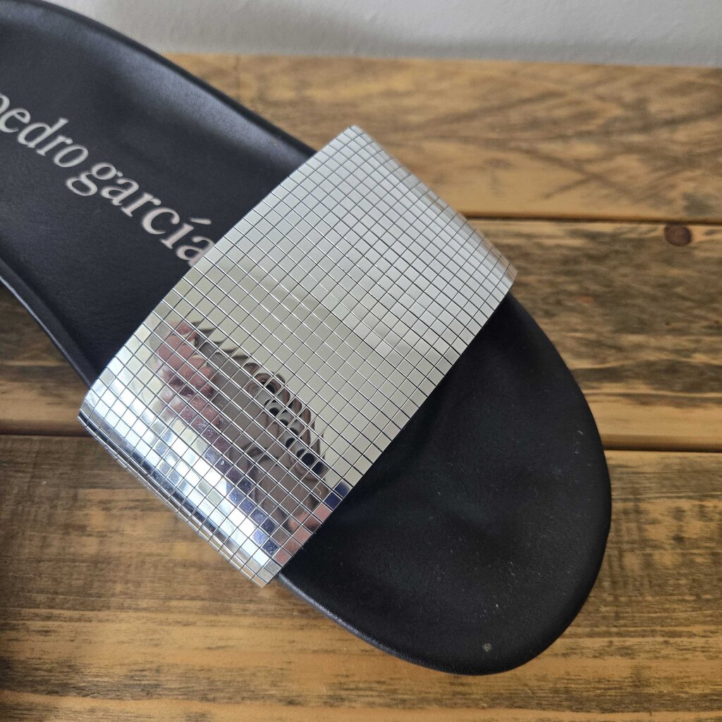 PEDRO GARCIA ALICE retail 450.00 SZ 39 = 8.5/9