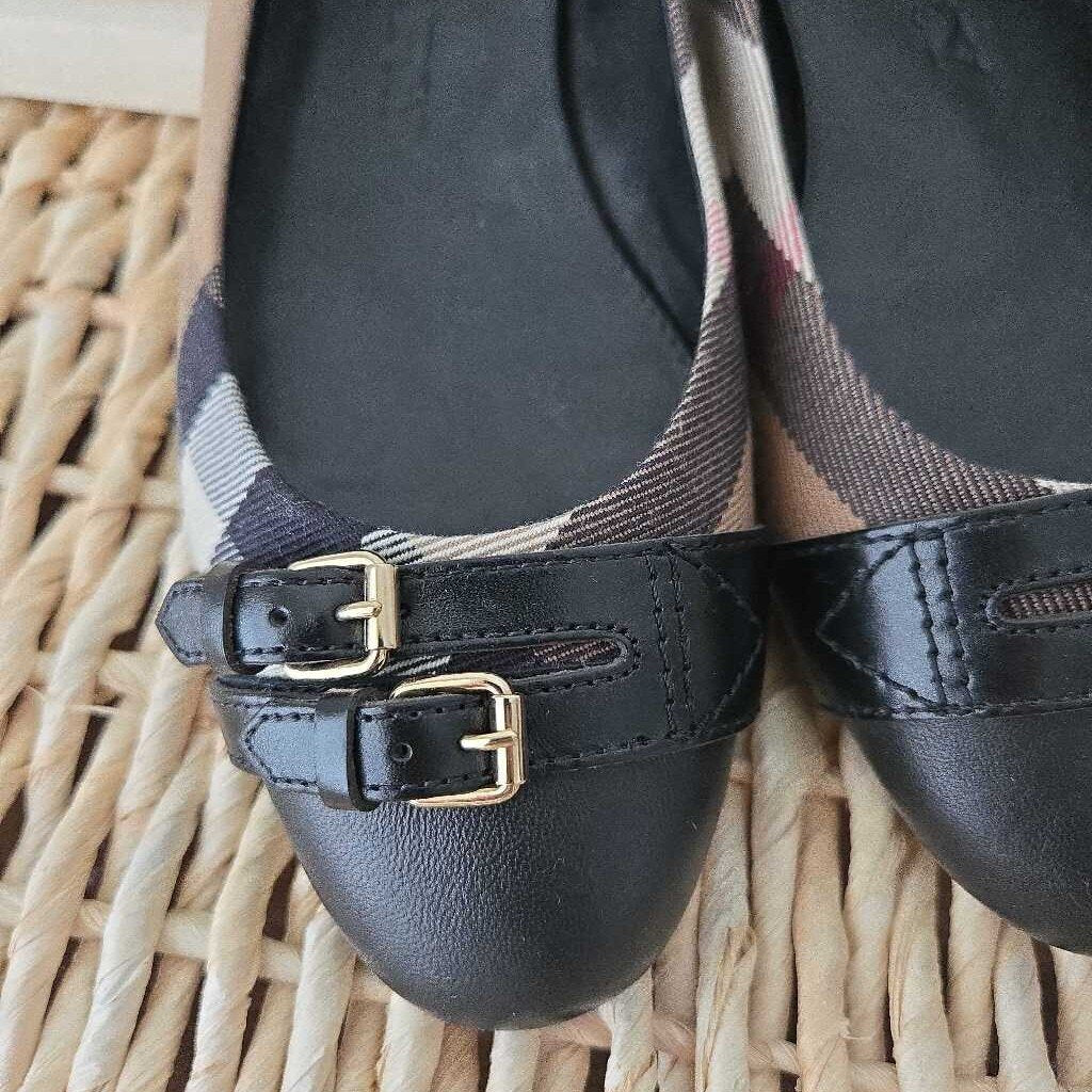 BURBERRY AVONWICK SZ 39 = 8/8.5