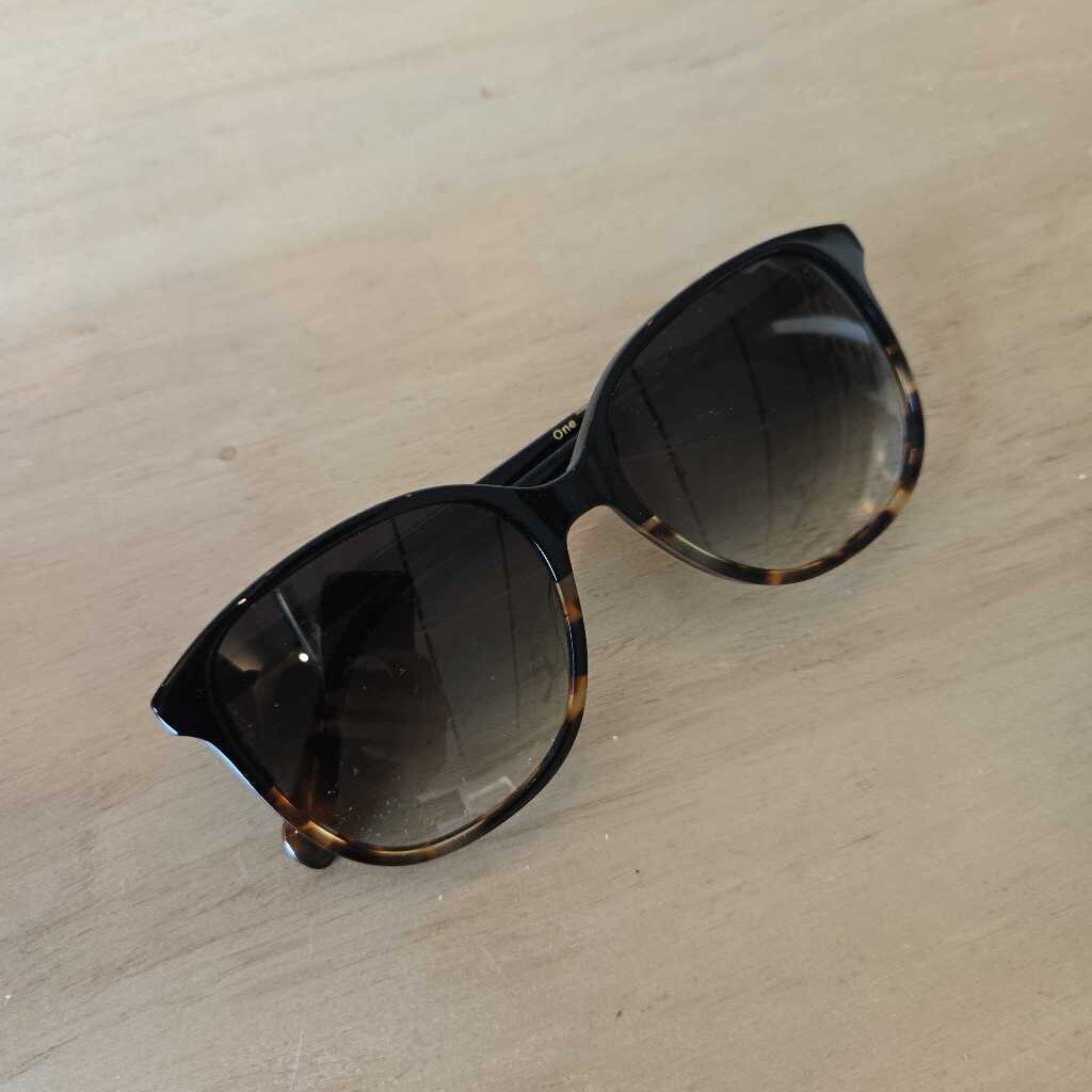 TOMS SANDELA retail 130.00 sunnies