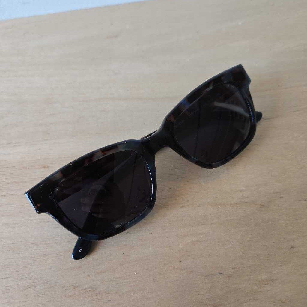 TOMS HOLLAND sunnies