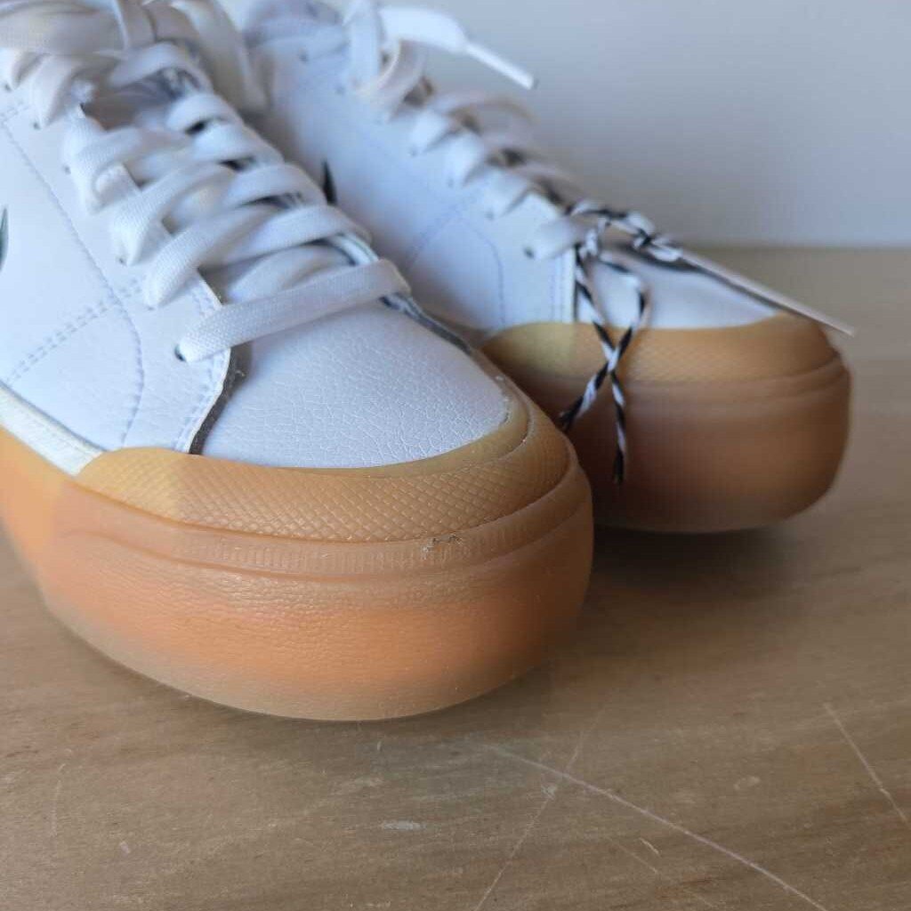NIKE COURT LEGACY SZ 7.5