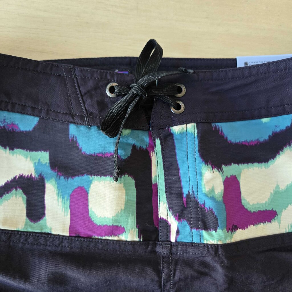 PATAGONIA SZ 4 new 45.00 A