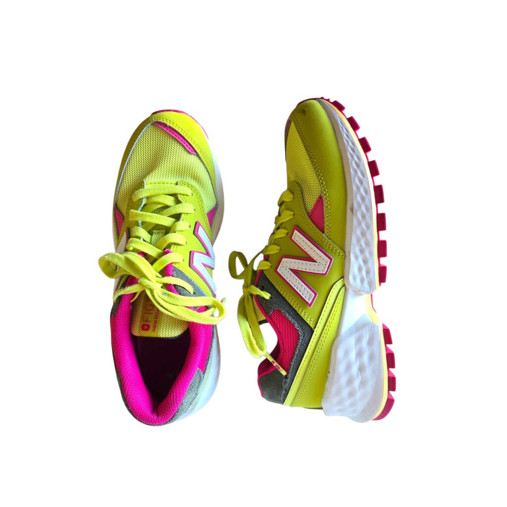 FIGS x NEW BALANCE SZ 6